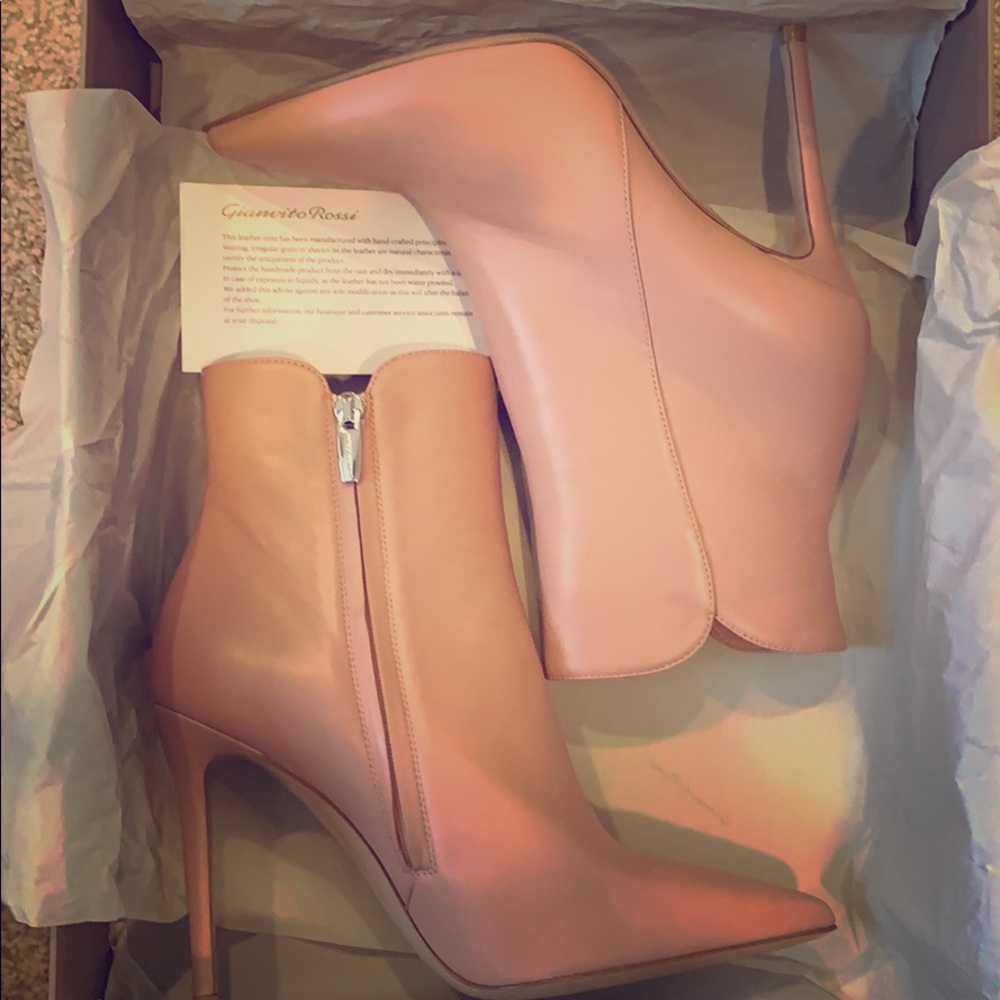 GIANVITO ROSSI Levy Napa dahlia Ankle Boots